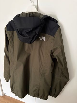 Impermeable The North Face. Azul marino/caqui.