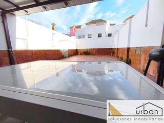 Chalet en venta en Santuario - La Laguna en Chipiona