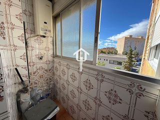 Piso en venta en Cuatrocientas Viviendas en Alicante