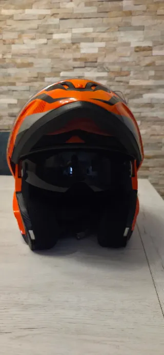 Casco modular moto marca MT HELMETS