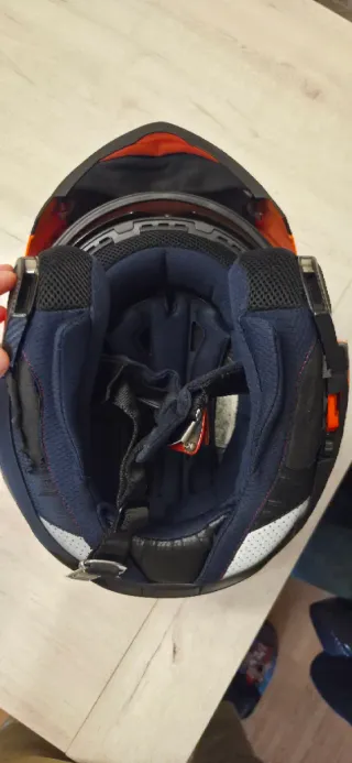 Casco modular moto marca MT HELMETS