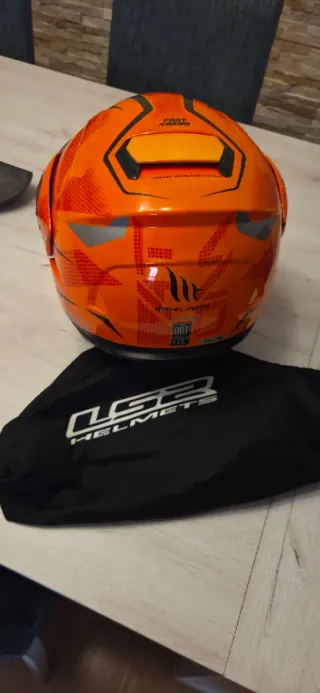 Casco modular moto marca MT HELMETS