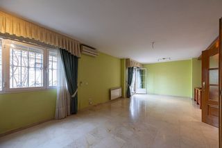 Casa pareada en venta en Pintores-Ferial en Parla