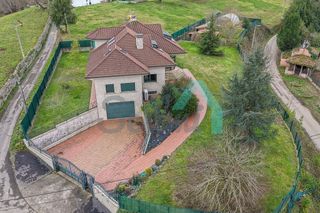 Chalet en venta en Viella-Granda-Meres en Siero