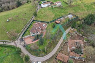 Chalet en venta en Viella-Granda-Meres en Siero