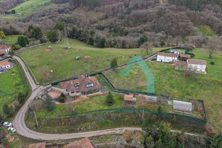 Chalet en venta en Viella-Granda-Meres en Siero