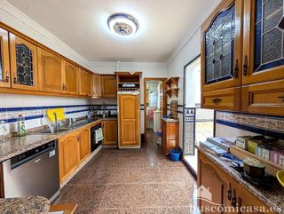 Chalet en venta en Linares