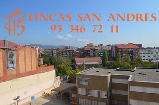 Ático en venta en La Prosperitat en Barcelona