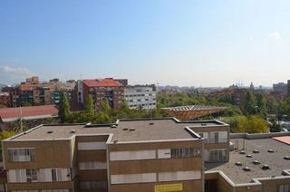 Ático en venta en La Prosperitat en Barcelona