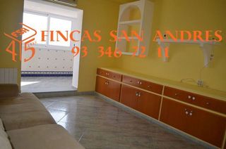 Ático en venta en La Prosperitat en Barcelona