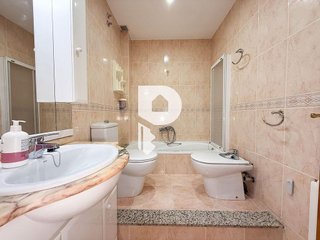 Casa adosada en venta en Esparreguera
