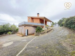 Chalet en venta en Vallirana