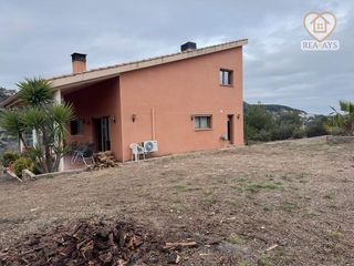Chalet en venta en Vallirana