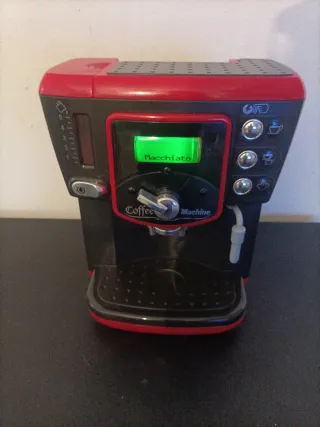 Cafetera de juguete roja y negra