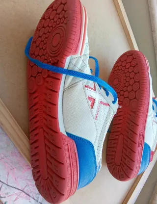 Zapatillas Fútbol Sala tallas distintas