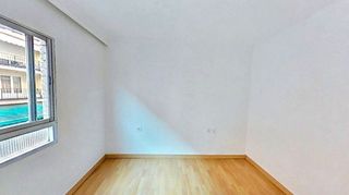 Piso en venta en Torrefiel en Valencia