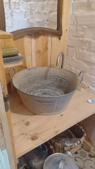 Lavamanos metálico vintage