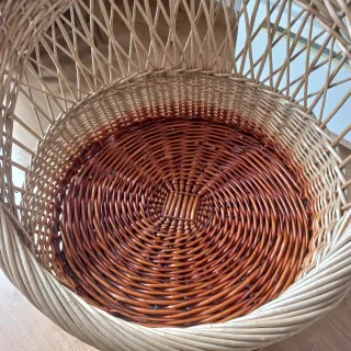 Sillón de ratán y mimbre