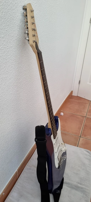 Guitarra STIX STC-34 + Amplificador 15W