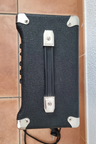 Guitarra STIX STC-34 + Amplificador 15W