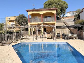 Chalet en venta en Vidreres