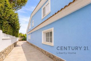 Chalet en venta en Montepilar en Eliana (l´)