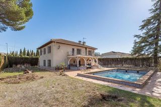 Chalet en venta en Gójar