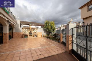 Casa pareada en venta en Zubia (La)