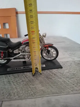 Moto Decoración Clásica Roja y Negra