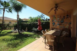 Casa pareada en venta en Calahonda en Mijas