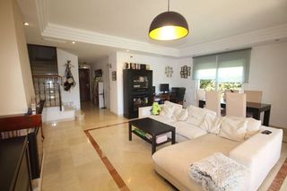 Casa pareada en venta en Calahonda en Mijas