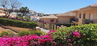Casa pareada en venta en Calahonda en Mijas