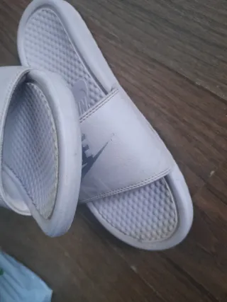 Chanclas Nike moradas Talla 40.5
