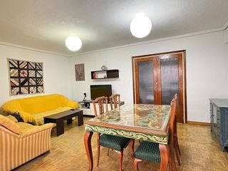 Piso en venta en Mercado en Alicante