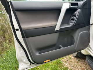 Toyota Land Cruiser 2012