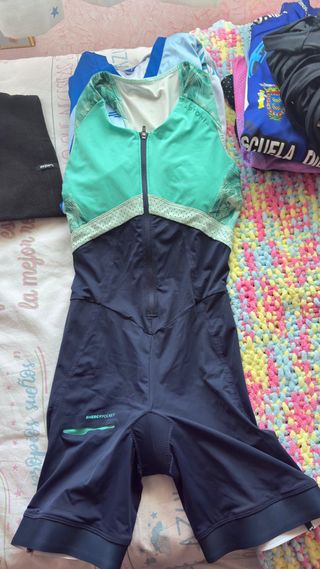 Mono de triatlón Aptonia verde y azul