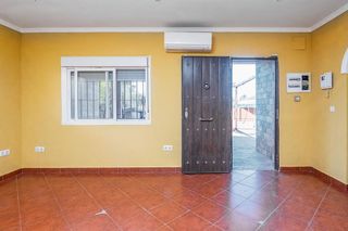 Chalet en venta en Carmona