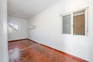 Chalet en venta en Carmona