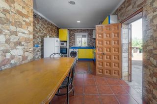Chalet en venta en Carmona