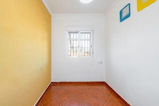 Chalet en venta en Carmona