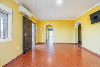 Chalet en venta en Carmona