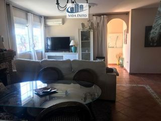 Chalet en venta en Linares