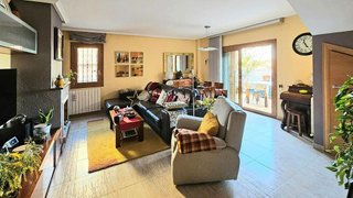 Casa adosada en venta en Singuerlín - Can Franquesa - Les Oliveres en Santa Coloma de Gramanet