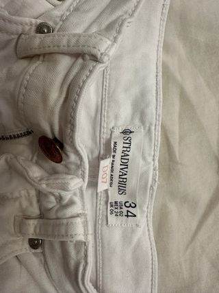 Pantalón vaquero blanco Stradivarius T.34
