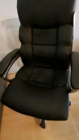 Silla de escritorio cómoda y casi nueva
