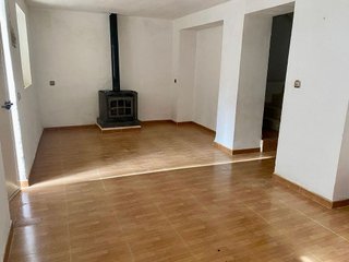 Casa adosada en venta en Moclín
