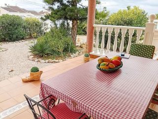 Chalet en venta en La Siesta - El Salado - Torreta en Torrevieja