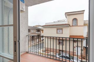 Casa adosada en venta en Maracena