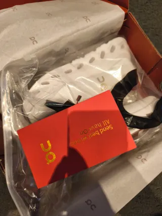 On Running Cloudtilt Rojas y Blancas