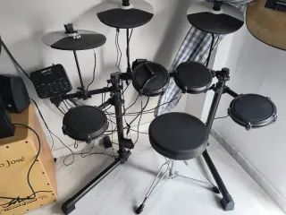 Batería Electrónica Alesis Debut Kit
